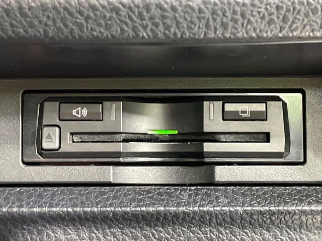 TOYOTA VOXY HYBRID 2014