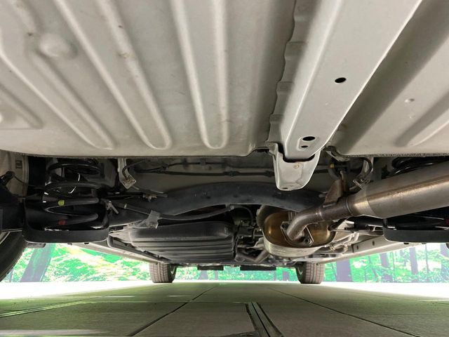 TOYOTA VOXY HYBRID 2014