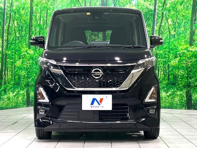 NISSAN ROOX 2023