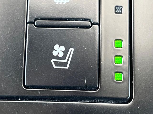 TOYOTA LEXUS IS300h 2013