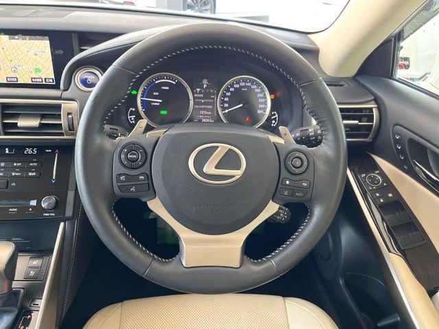 TOYOTA LEXUS IS300h 2013