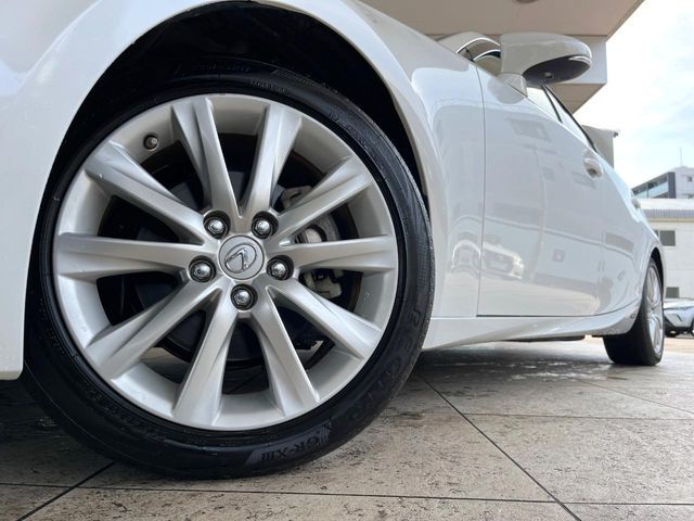 TOYOTA LEXUS IS300h 2013