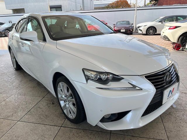 TOYOTA LEXUS IS300h 2013