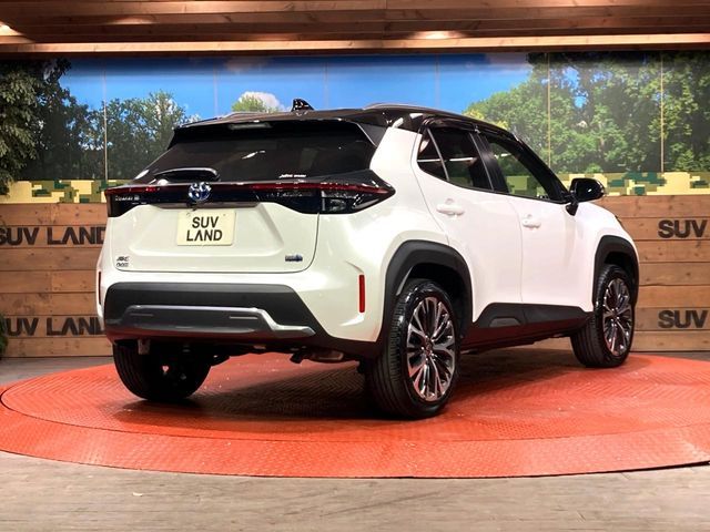 TOYOTA YARIS CROSS HYBRID 2023