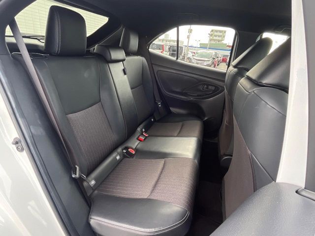 TOYOTA YARIS CROSS HYBRID 2023