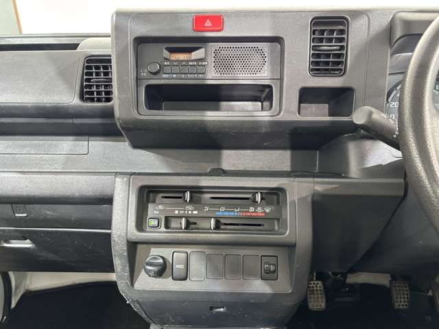 DAIHATSU HIJET truck 4WD 2017