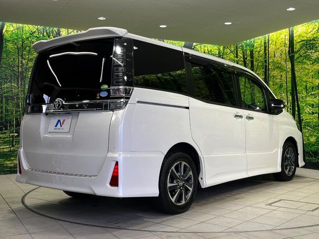 TOYOTA VOXY 4WD 2019