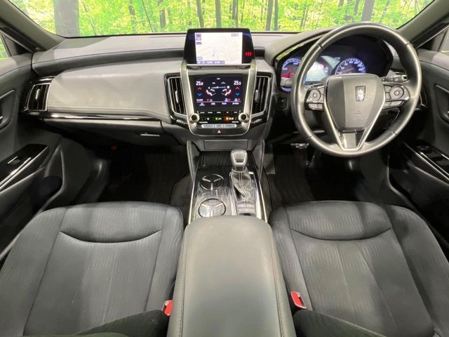 TOYOTA CROWN sedan hybrid 4WD 2018