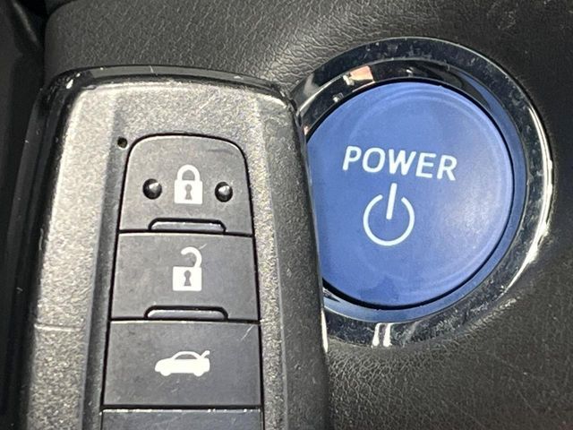 TOYOTA CROWN sedan hybrid 4WD 2018