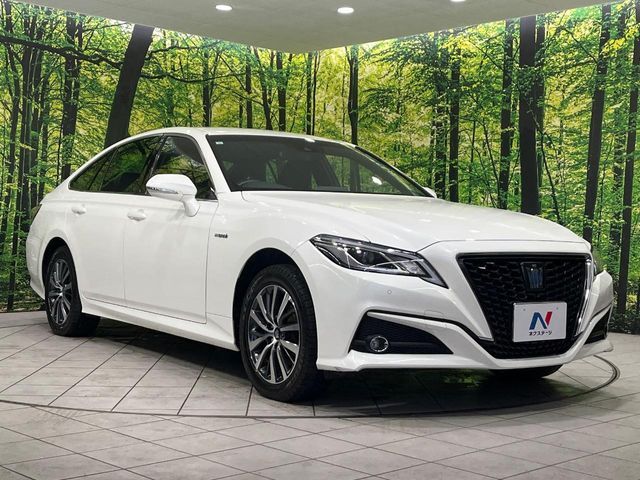 TOYOTA CROWN sedan hybrid 4WD 2018