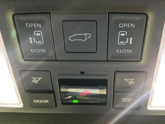 TOYOTA NOAH HYBRID 4WD 2023