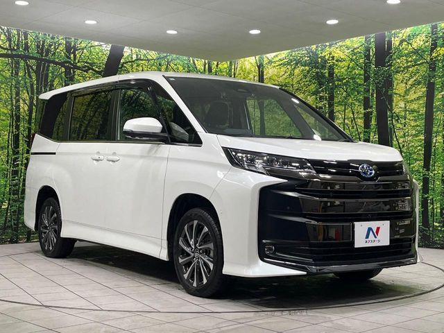 TOYOTA NOAH HYBRID 4WD 2023