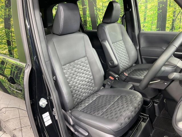 TOYOTA VOXY 4WD 2025