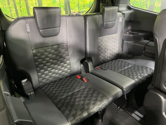 TOYOTA VOXY 4WD 2025