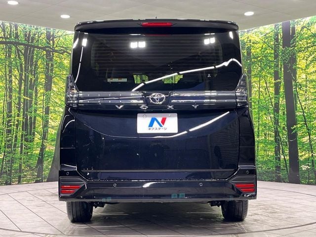 TOYOTA VOXY 4WD 2025