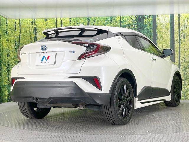 TOYOTA C-HR 2017