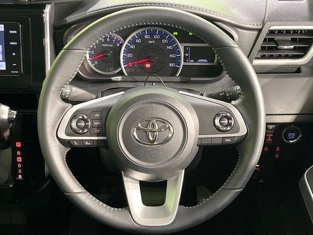 TOYOTA ROOMY 2022