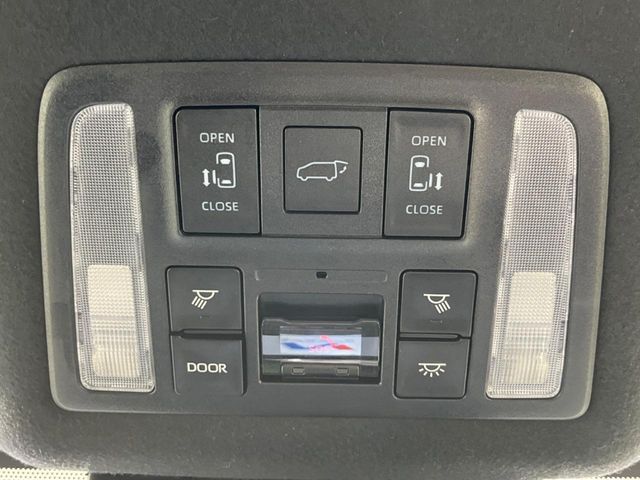 TOYOTA NOAH 4WD 2023