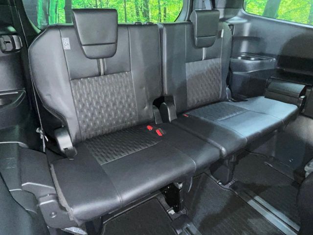 TOYOTA NOAH 4WD 2023