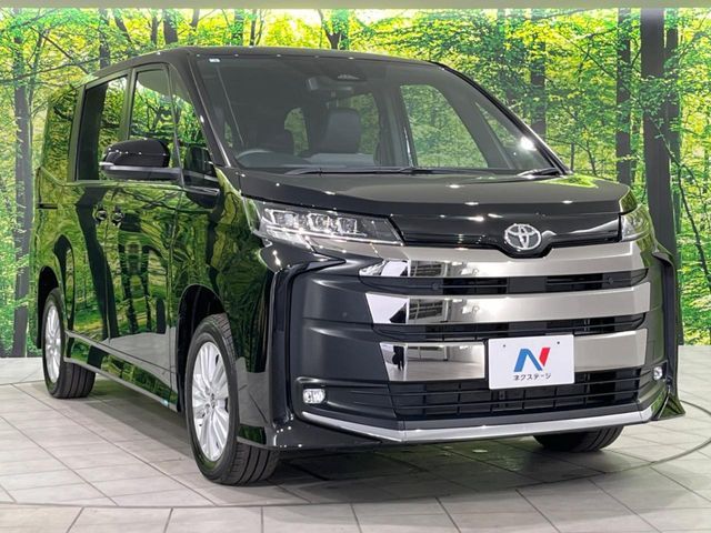 TOYOTA NOAH 4WD 2023