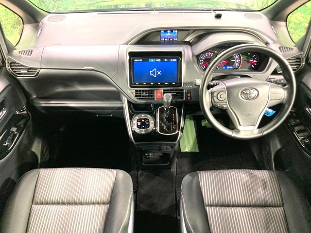 TOYOTA VOXY 2020