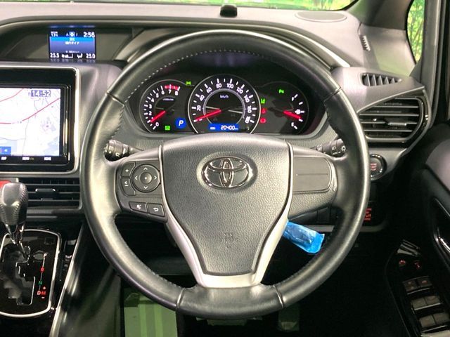 TOYOTA VOXY 2020