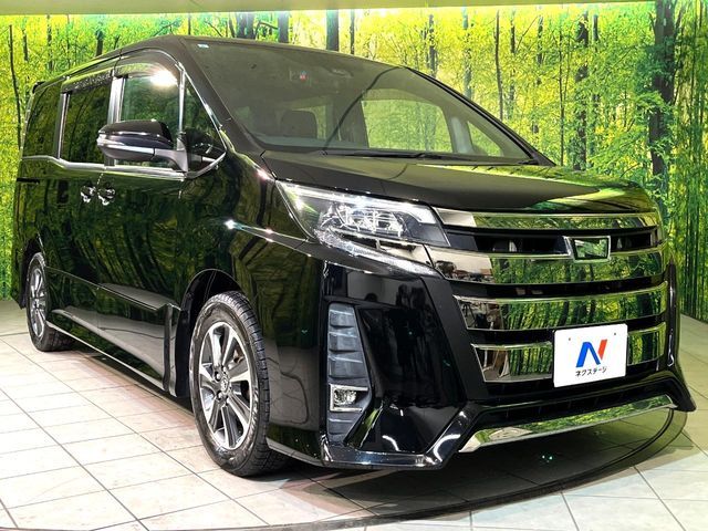 TOYOTA NOAH 2017