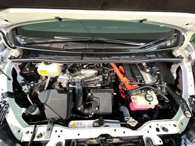 TOYOTA NOAH HYBRID 2017