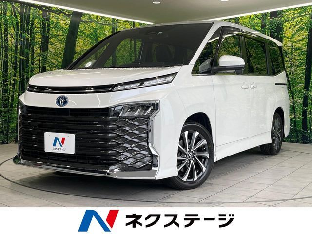 TOYOTA VOXY HYBRID 2023