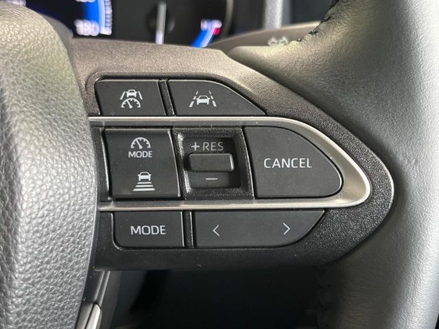 TOYOTA VOXY HYBRID 2023