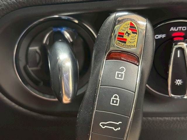 PORSCHE PORSCHE Macan 2020