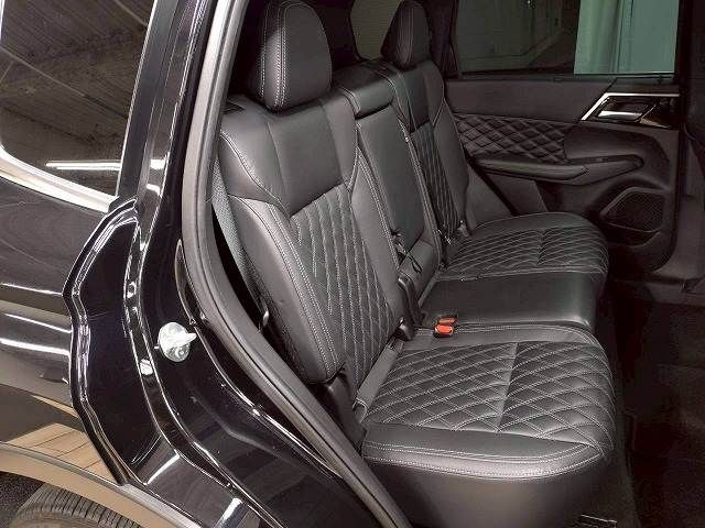 MITSUBISHI OUTLANDER PHEV 2023