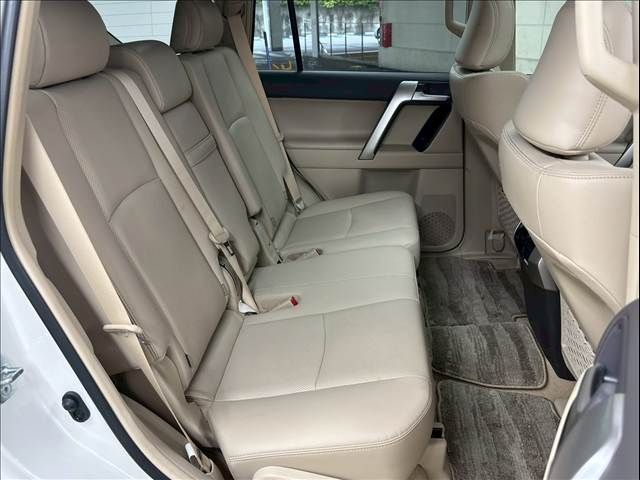 TOYOTA LANDCRUISER PRADO 2023