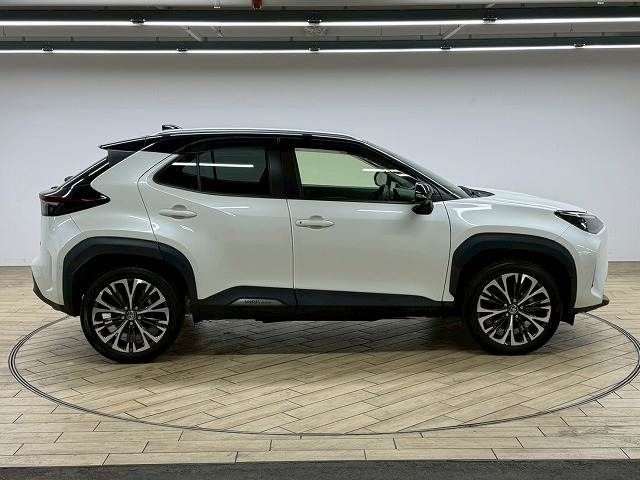 TOYOTA YARIS CROSS HYBRID 2023