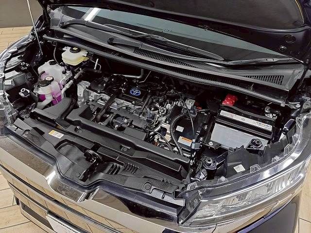 TOYOTA NOAH HYBRID 2023