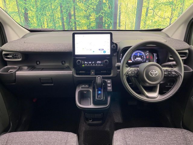 TOYOTA SIENTA HYBRID 2025