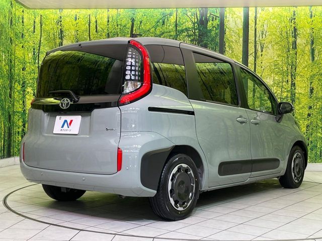 TOYOTA SIENTA HYBRID 2025