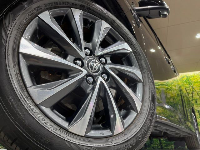 TOYOTA VOXY HYBRID 2023