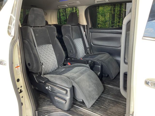 TOYOTA VELLFIRE 2015