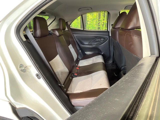 TOYOTA YARIS CROSS HYBRID 2021