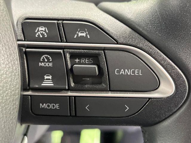 TOYOTA VOXY HYBRID 2022