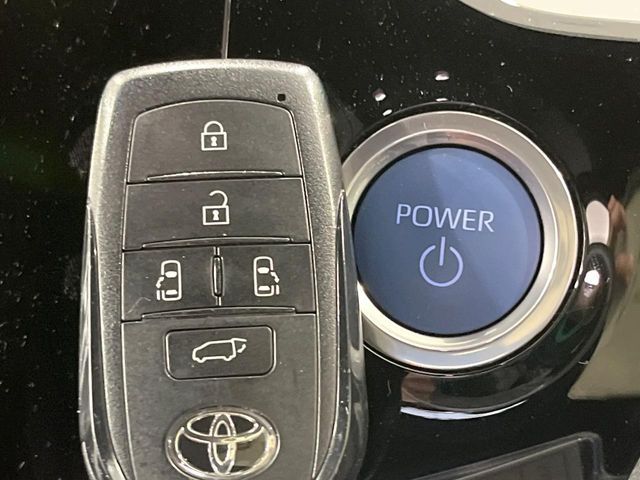 TOYOTA NOAH HYBRID 2023