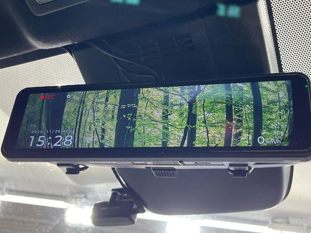 TOYOTA NOAH HYBRID 2023