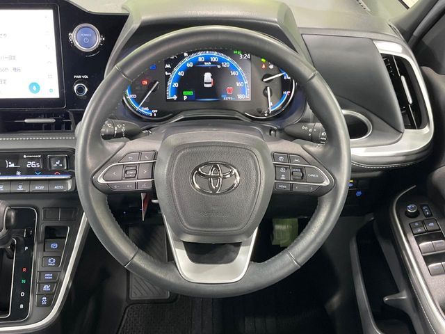 TOYOTA NOAH HYBRID 2023