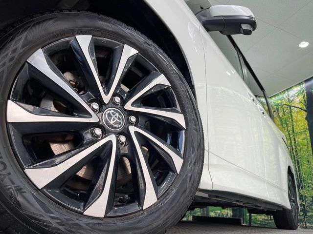 TOYOTA NOAH HYBRID 2023