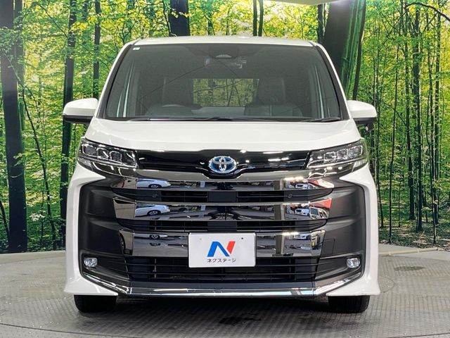 TOYOTA NOAH HYBRID 2023