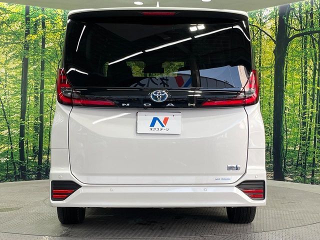 TOYOTA NOAH HYBRID 2023