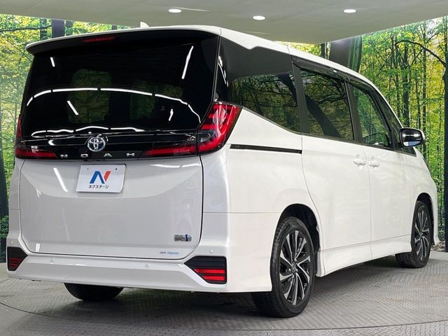 TOYOTA NOAH HYBRID 2023