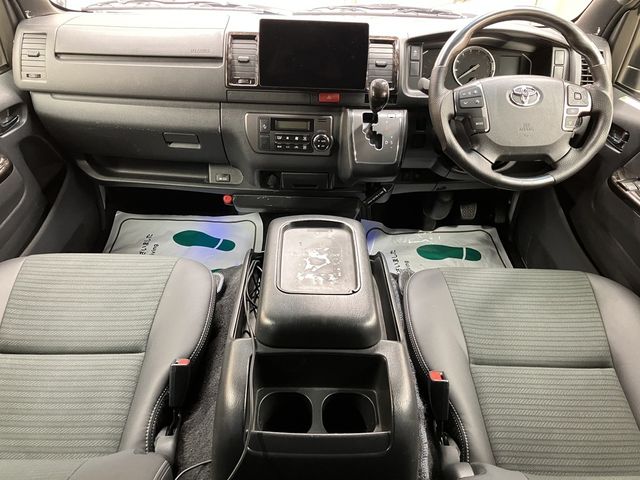 TOYOTA HIACE van 2WD 2020