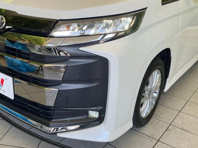TOYOTA NOAH 2023